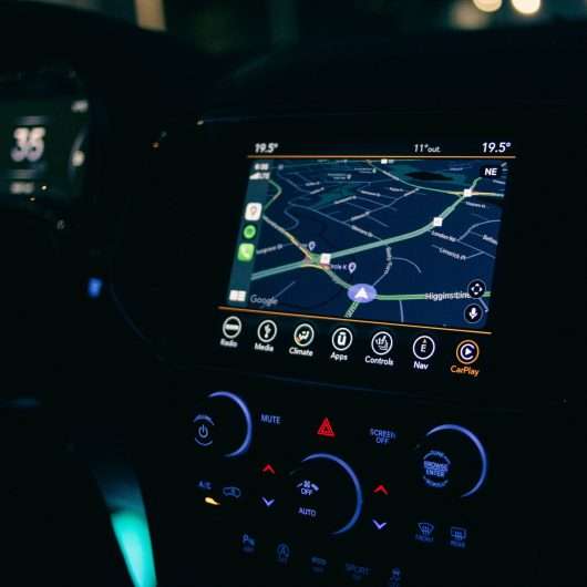 how to plan your route and use gps effectively while driving